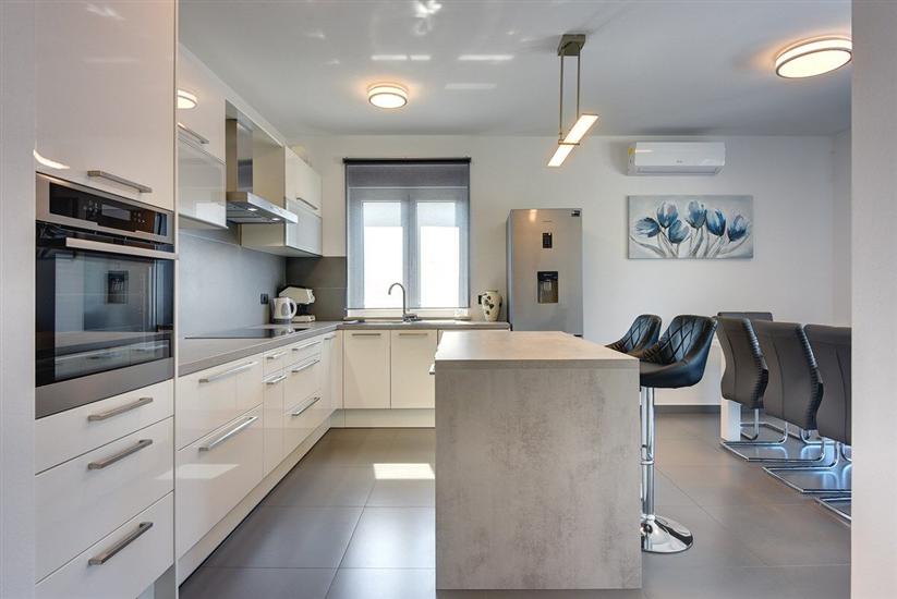 House K1, for 14 persons