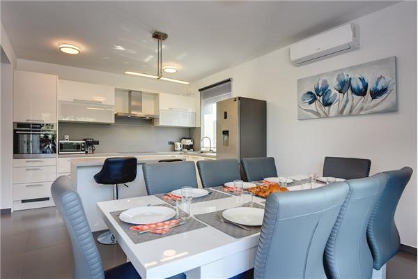 House K1, for 14 persons