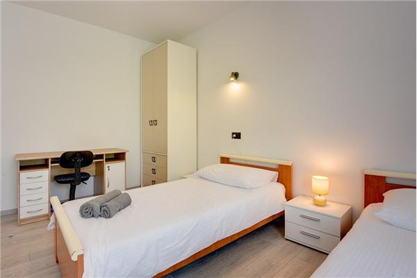 House K1, for 14 persons