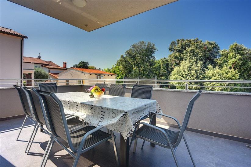 House K1, for 14 persons