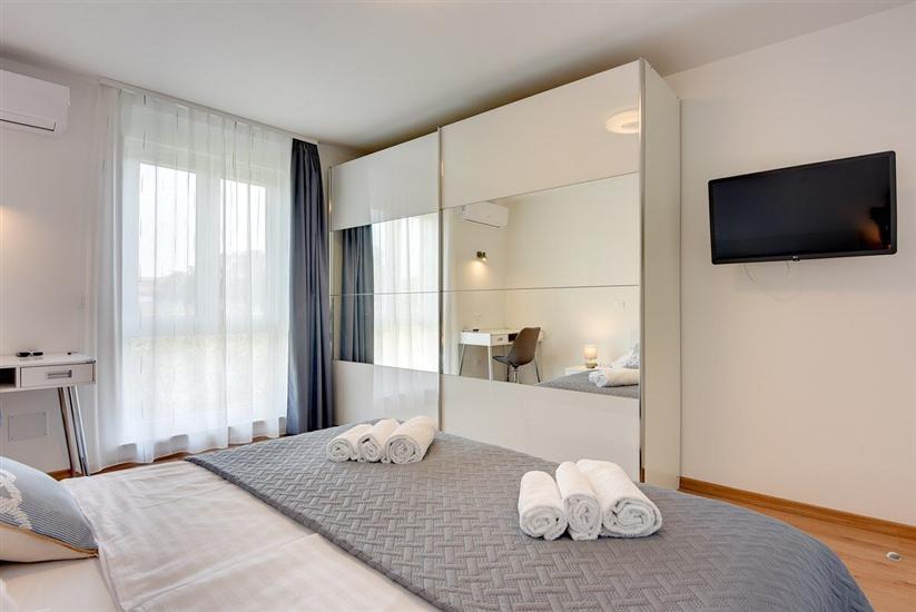 House K1, for 14 persons