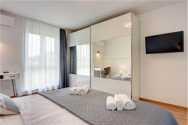 House K1, for 14 persons