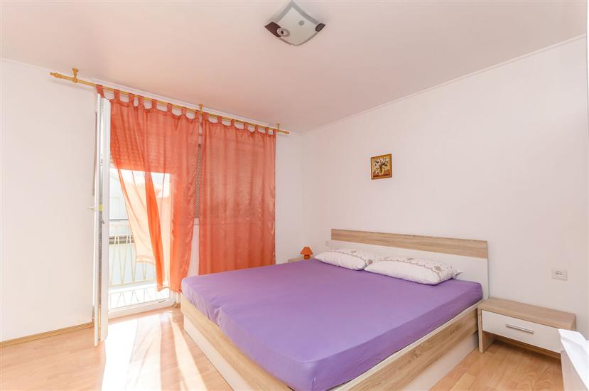 Room S4, for 2 persons