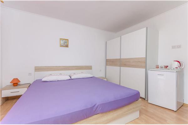 Room S4, for 2 persons