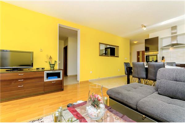 Apartment A1, for 8 persons