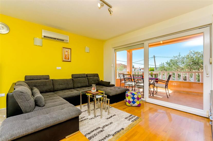 Apartment A1, for 8 persons