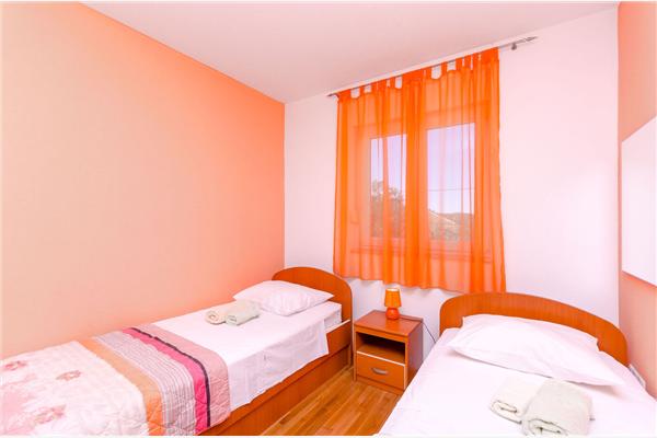 Apartment A1, for 8 persons