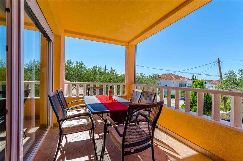 Apartment A1, for 8 persons