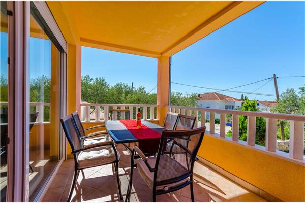 Apartment A1, for 8 persons