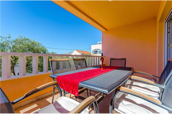 Apartment A1, for 8 persons