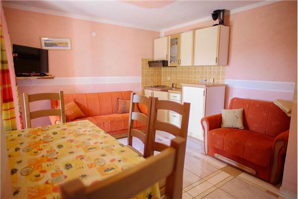 Apartment A2, for 5 persons