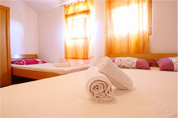 Apartment A2, for 5 persons