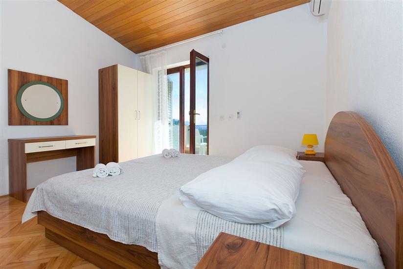 Apartment A1, for 7 persons