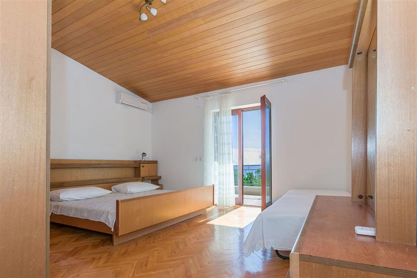 Apartment A1, for 7 persons