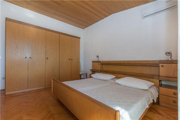 Apartment A1, for 7 persons