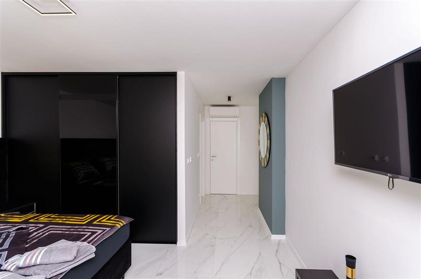 Apartment A1, for 8 persons