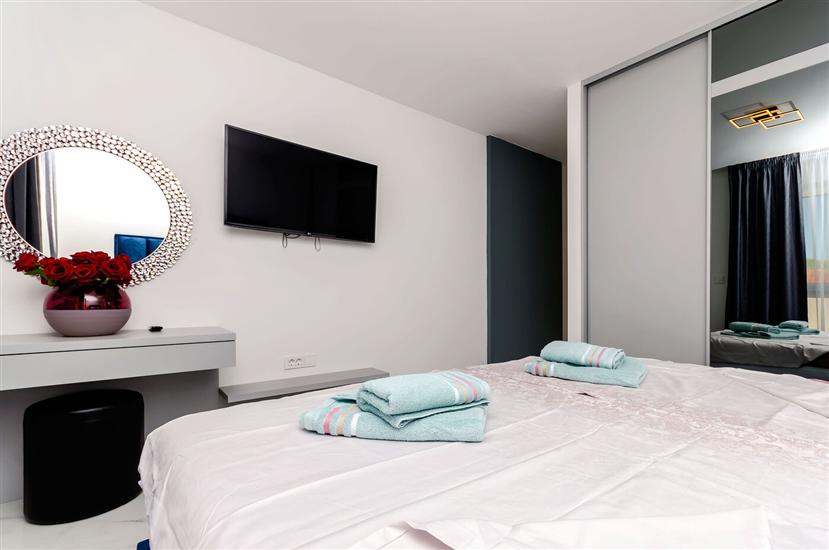 Apartment A1, for 8 persons