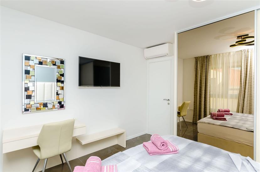 Apartment A2, for 6 persons