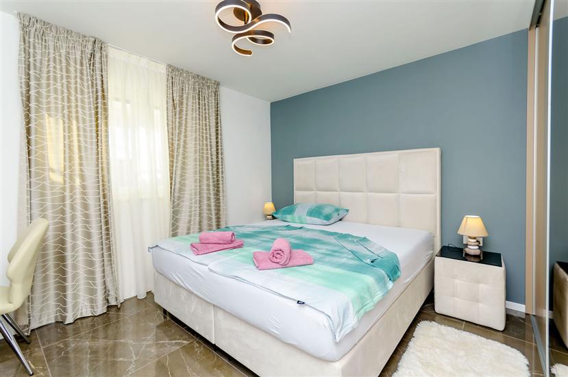 Apartment A2, for 6 persons