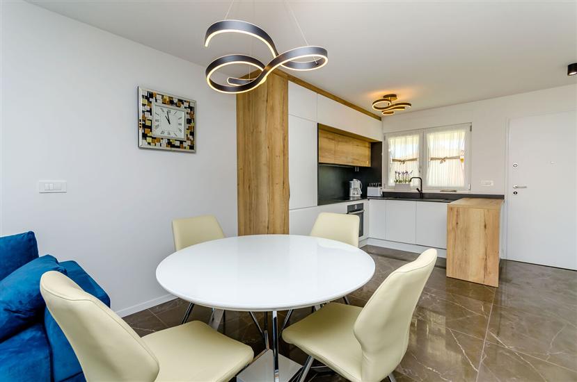 Apartment A2, for 6 persons