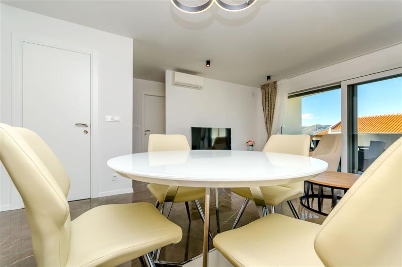 Apartment A2, for 6 persons