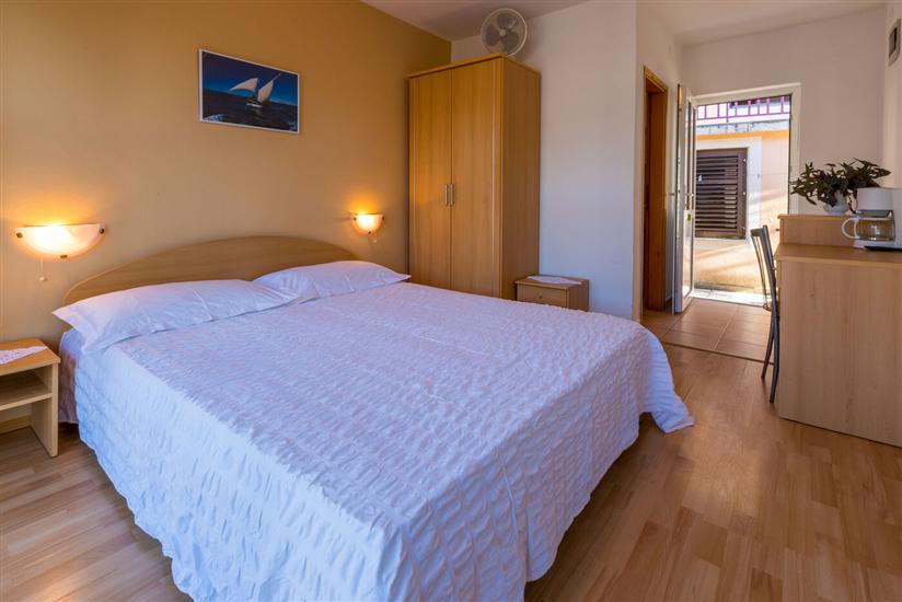 Room S5, for 2 persons