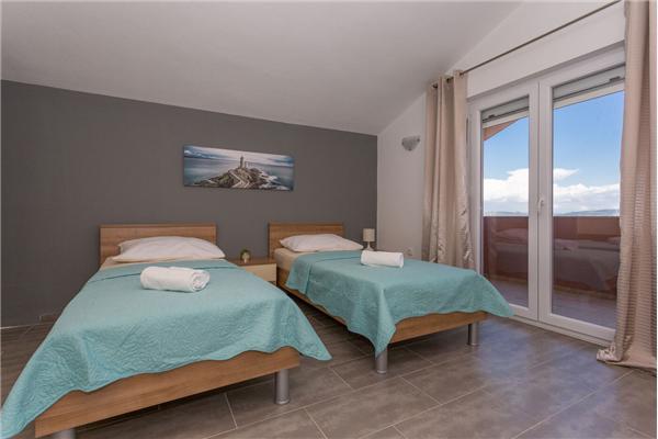 House K1, for 10 persons