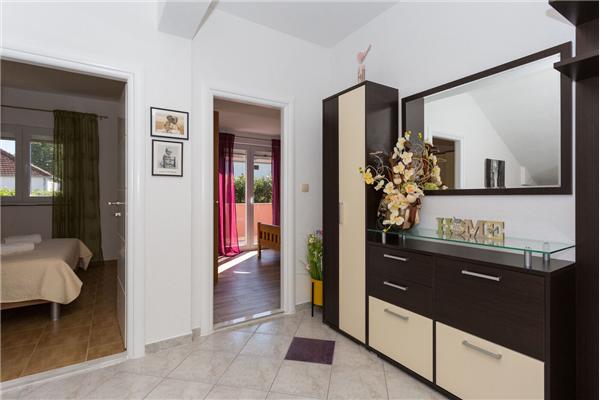 House K1, for 10 persons