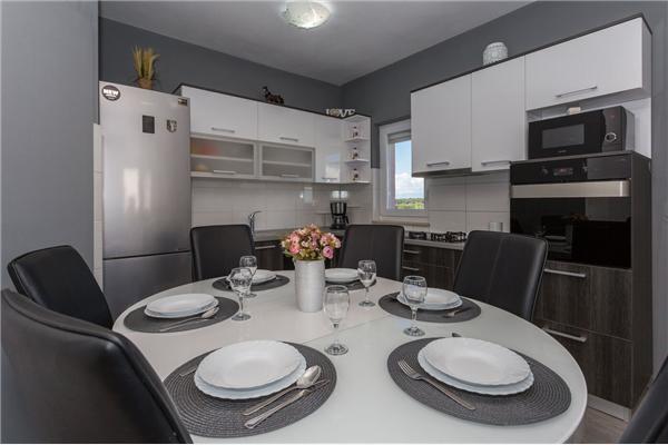 House K1, for 10 persons