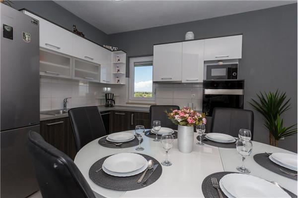 House K1, for 10 persons