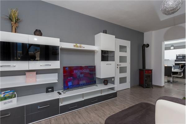 House K1, for 10 persons