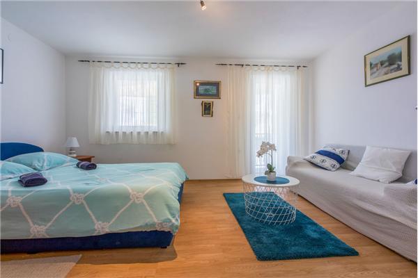 Apartment A2, for 5 persons