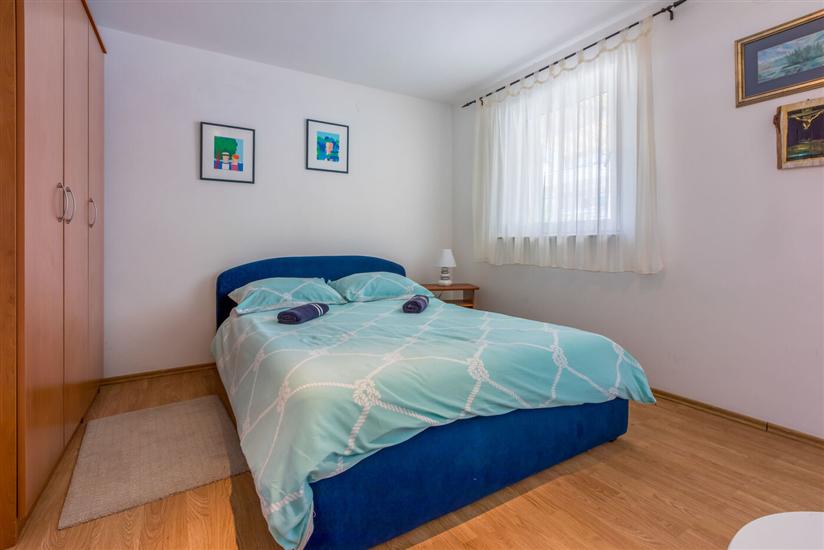 Apartment A2, for 5 persons