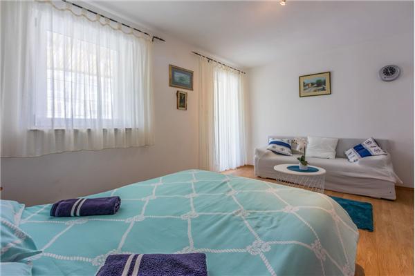 Apartment A2, for 5 persons