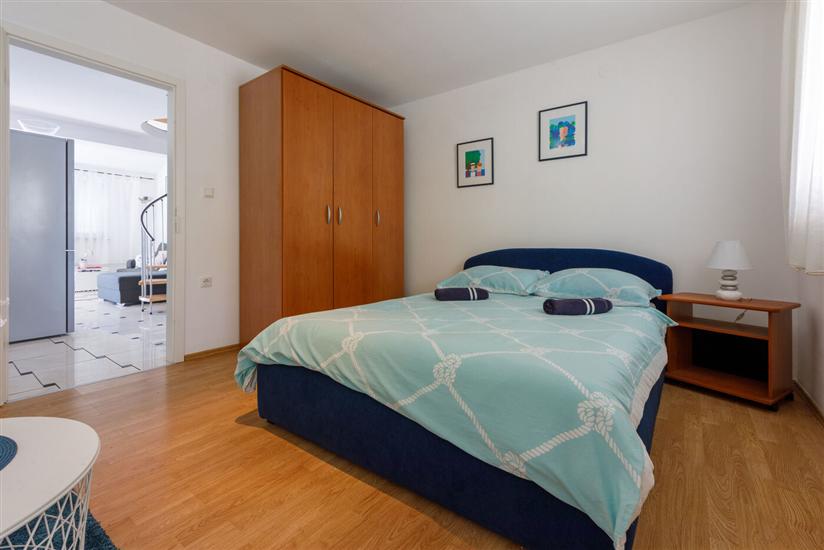 Apartment A2, for 5 persons