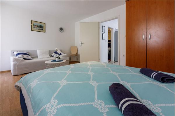 Apartment A2, for 5 persons