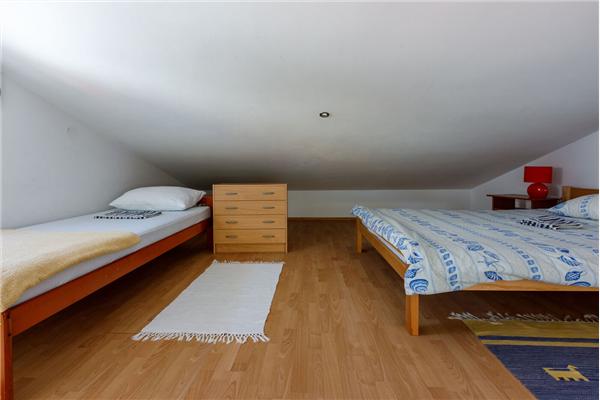 Apartment A2, for 5 persons
