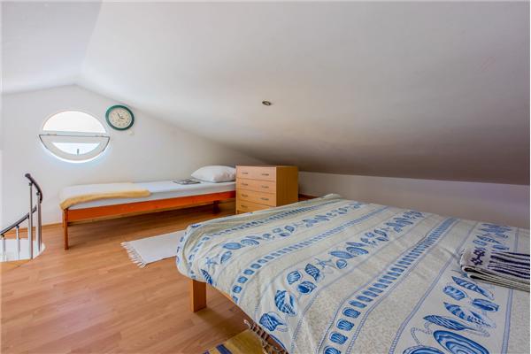 Apartment A2, for 5 persons