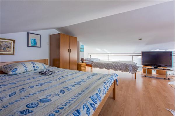 Apartment A2, for 5 persons