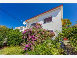 Apartmaj Eugen Crikvenica, Kvadratura 83,00 m2, Oddaljenost od centra 700 m