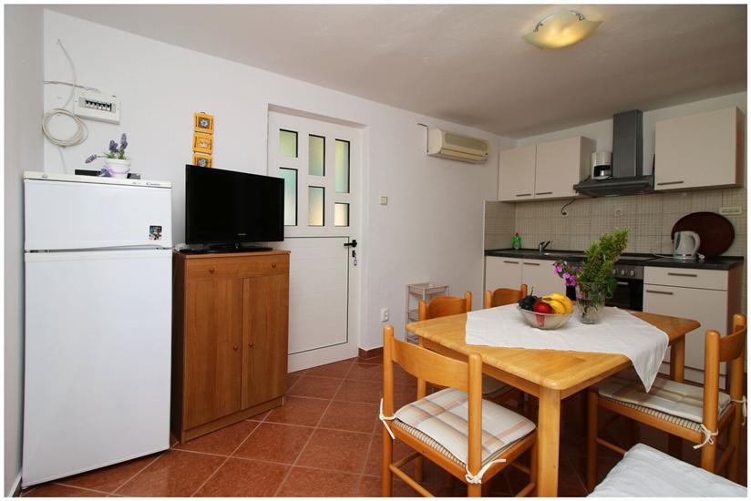 Apartment A4, for 5 persons