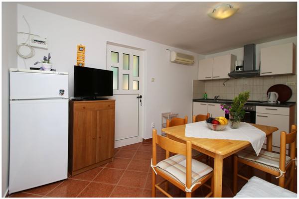 Apartment A4, for 5 persons