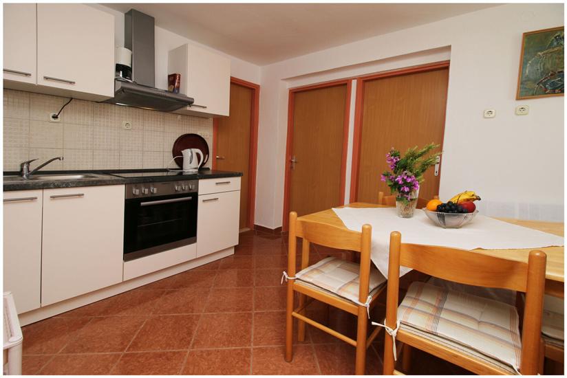 Apartment A4, for 5 persons