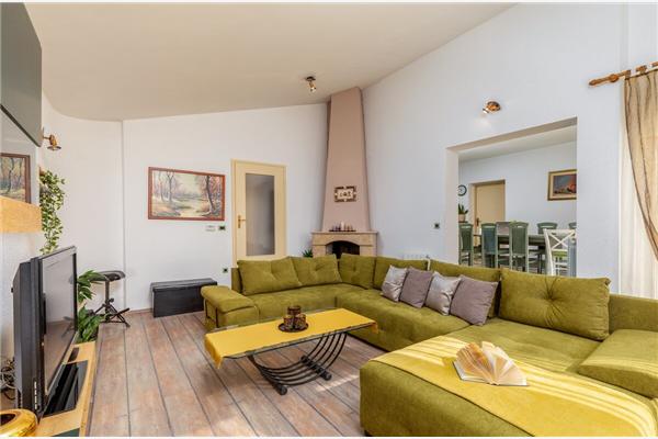 House K1, for 11 persons