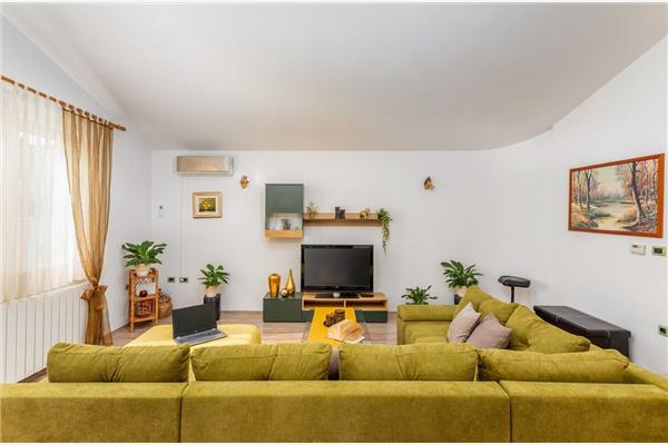 House K1, for 11 persons