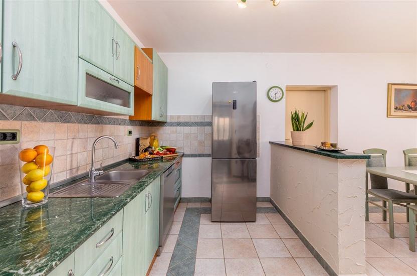 House K1, for 11 persons