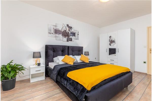 House K1, for 11 persons