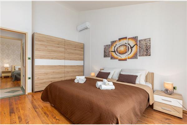 House K1, for 11 persons