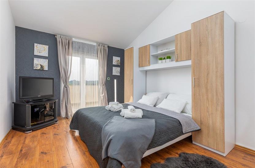 House K1, for 11 persons