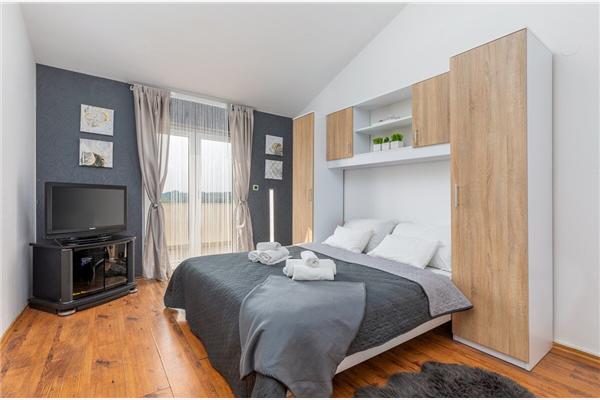 House K1, for 11 persons